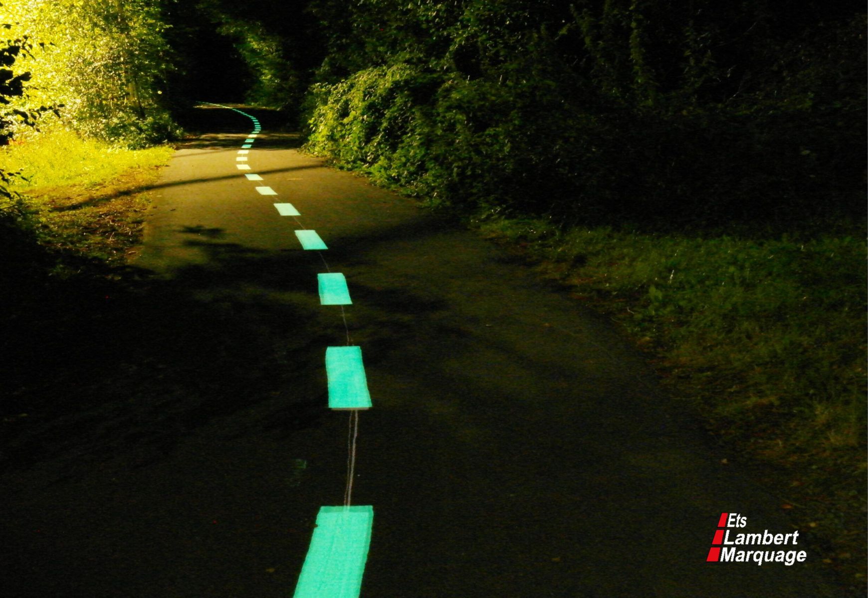 Marquage photoluminescent – piste cyclable